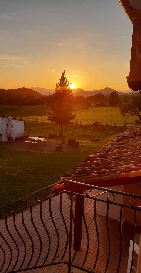 Lecumberry Ferme Auberge Ibarnia מראה חיצוני תמונה